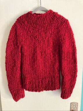 Vintage BCBG Max Azria Handknit Peru 100% Wool Chunky Red Sweater Size M